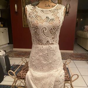 Beautiful white dress size M. 💜💜